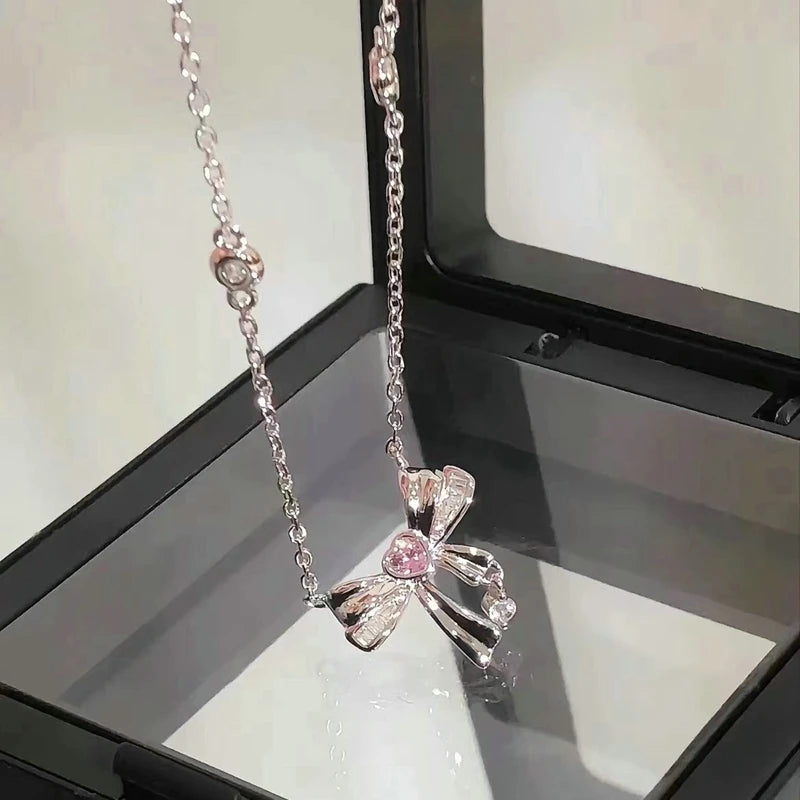 Collier avec Pendentif Cerise en Or Rouge
