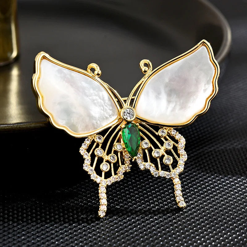 Broche de Luxe en Cristal et Perles Flocon de Neige