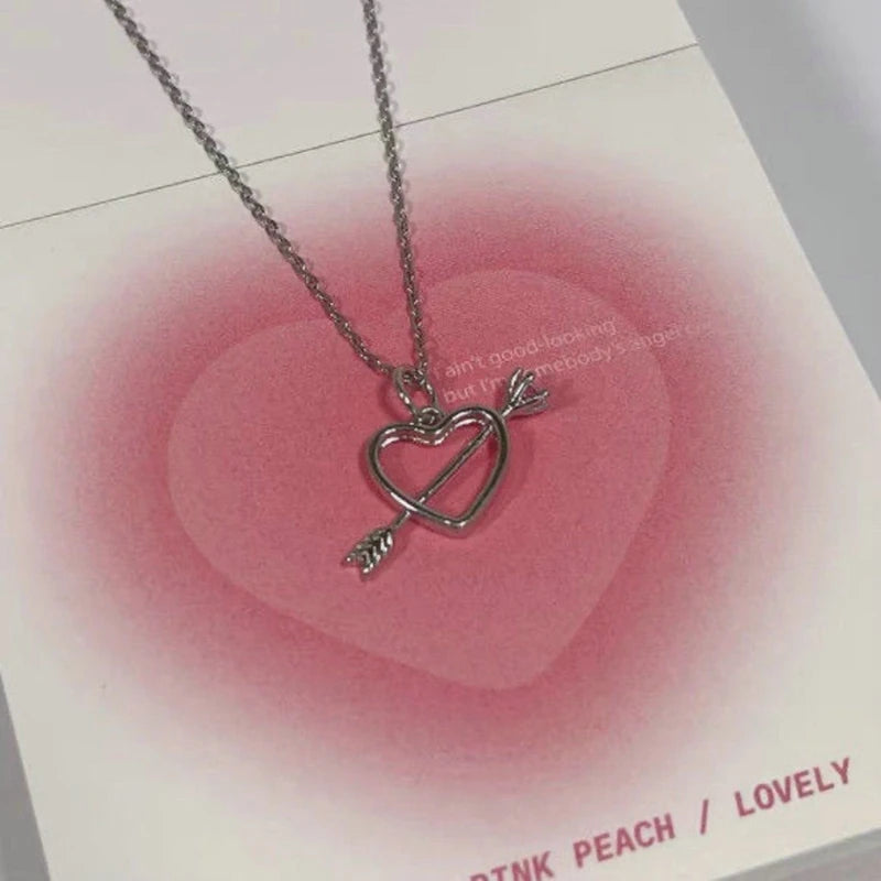 Collier avec Pendentif Cerise en Or Rouge