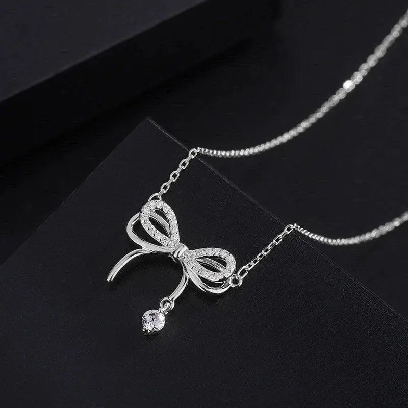 Collier avec Pendentif Cerise en Or Rouge