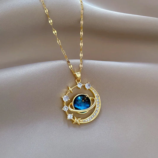 Collier de Luxe avec Pendentif Planète Lune en Zircon