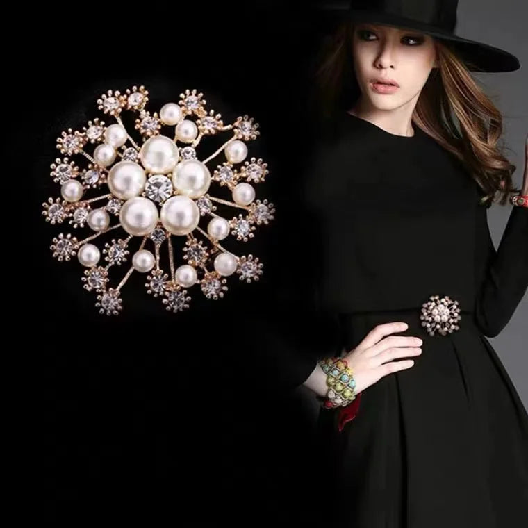 Broche de Luxe en Cristal et Perles Flocon de Neige