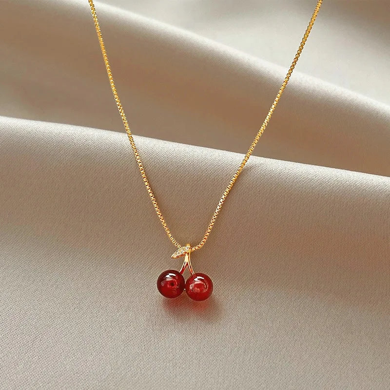 Collier avec Pendentif Cerise en Or Rouge