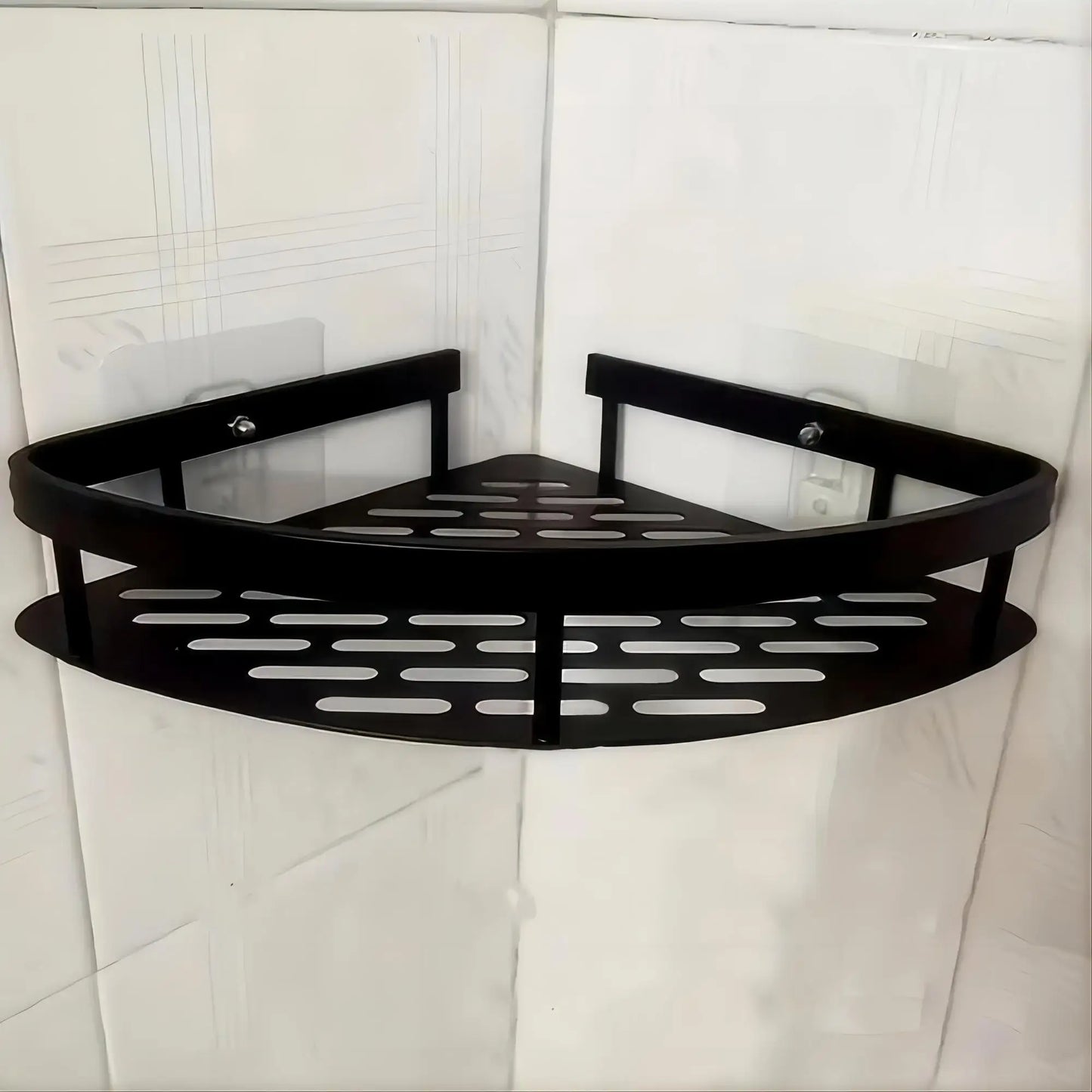 Étager de salle de bain triangulaire