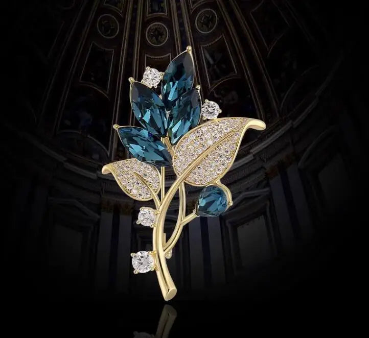 Broche de Luxe en Cristal et Perles Flocon de Neige